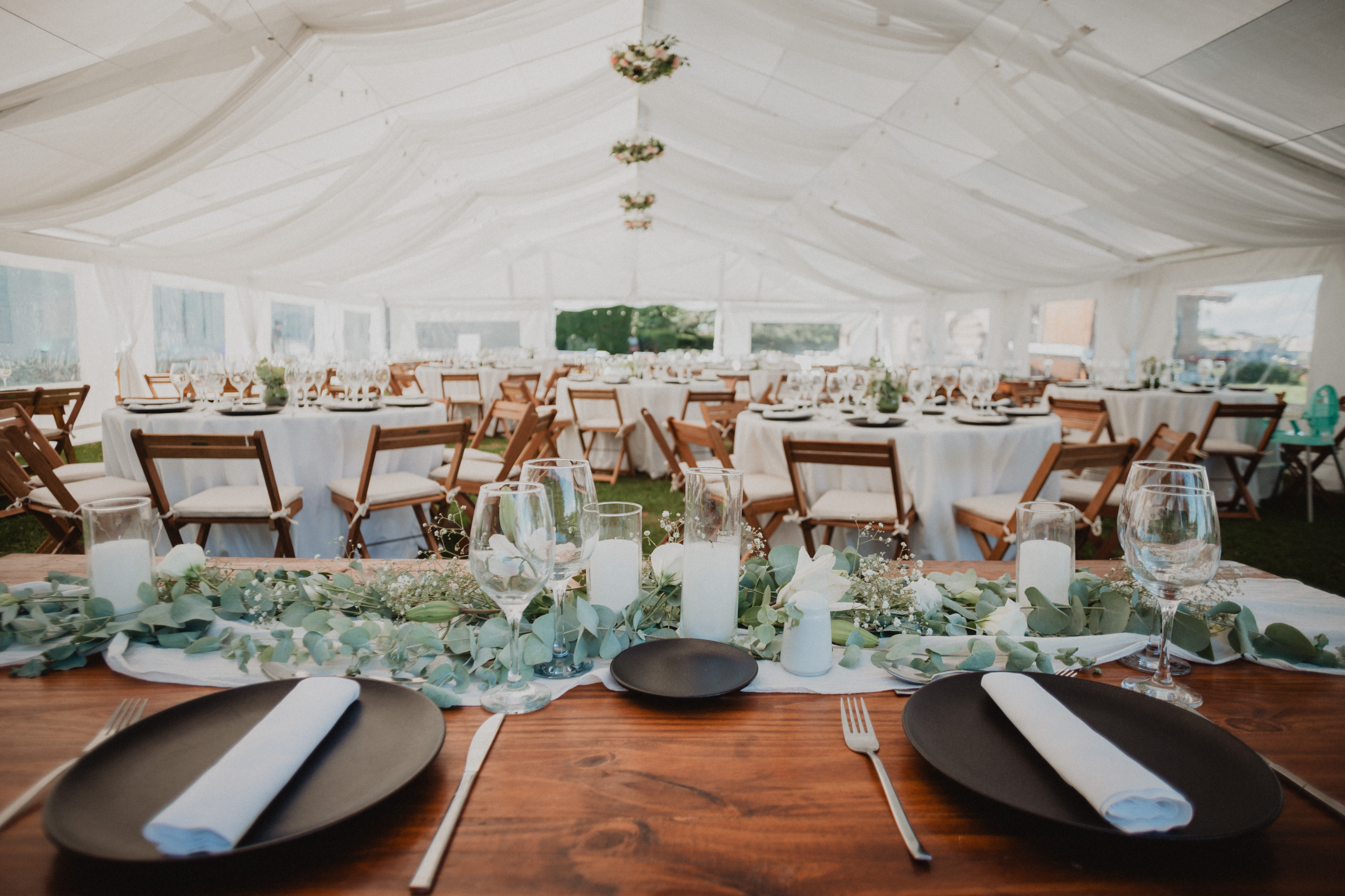 Salón preparado para evento corporativo - Eventos Empresariales en Azahares de Escobar