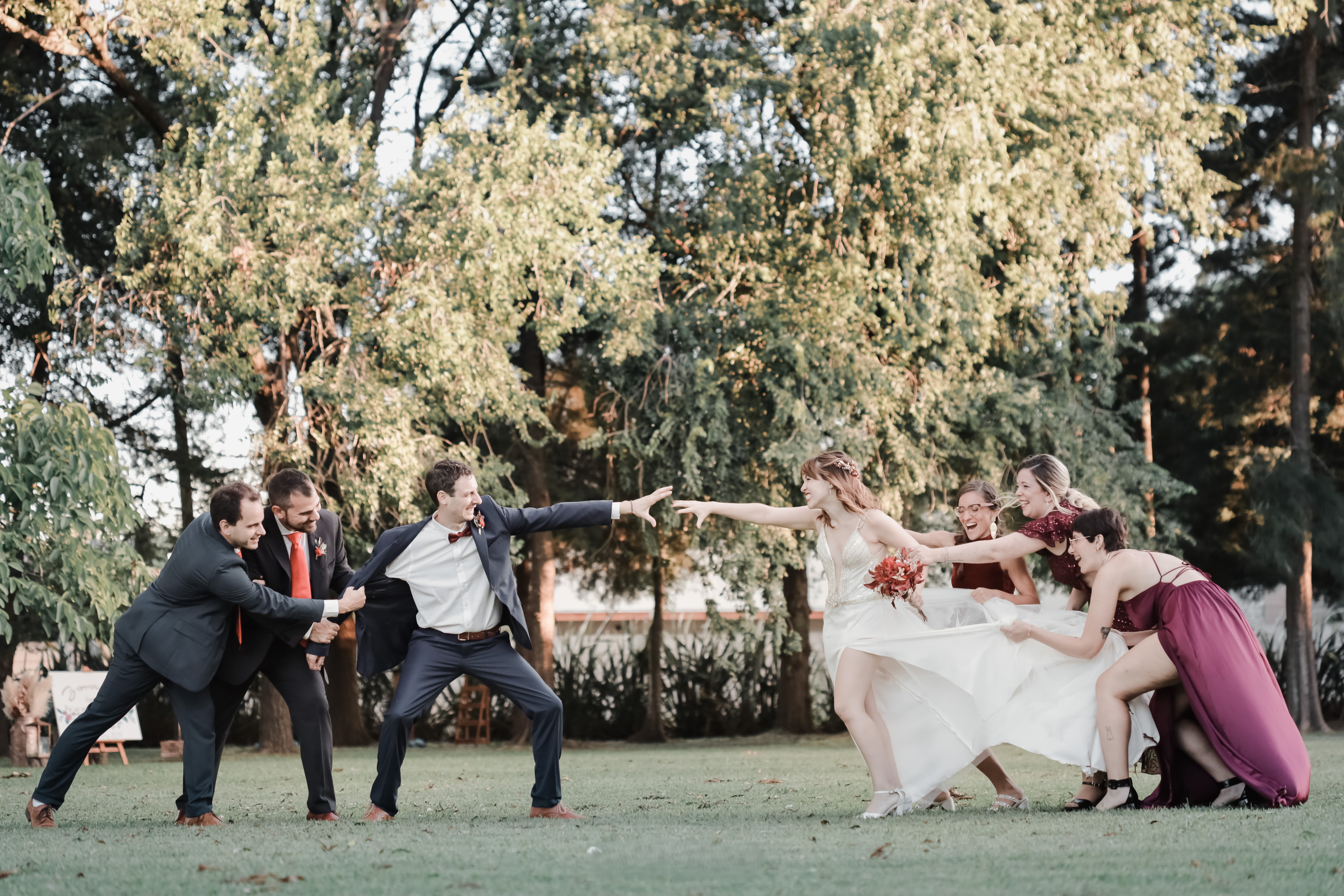 Novia y novio en ceremonia de boda - Eventos Sociales en Azahares de Escobar
